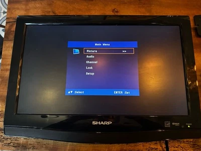 Nice Sharp LC-19SB27UT 19” 720 HDMI LCD HDTV PC Retro Gaming TV With Wall Mount! - Image 1 of 4