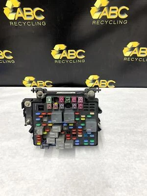 Conjunto de unidad de módulo de unión relé caja de fusibles motor Cadillac Escalade 2003-2006 Foto 1 de 4