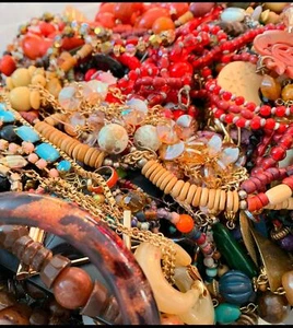 4 lb lot of mystery jewels broken jewelry scrap jewelry mystery box for crafts - Picture 1 of 5