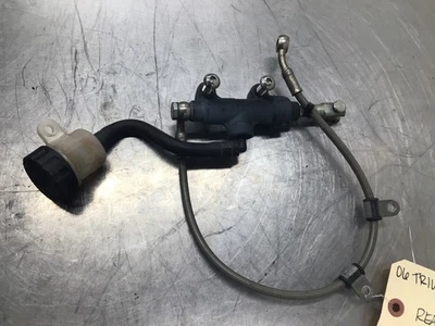 Triumph Daytona 675 2006 triple OEM FRENO TRASERO CILINDRO MAESTRO CON DEPÓSITO Foto 1 de 4