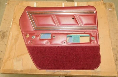 Ford LTD 1978 sedán camioneta nuevo de lote rojo LH puerta trasera panel interior Foto 1 de 4