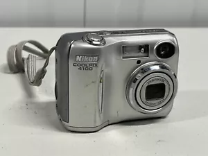 Nikon Coolpix 4100 4.0MP 3x Zoom Digital Camera Silver Parts Only/For Repair - Picture 1 of 13