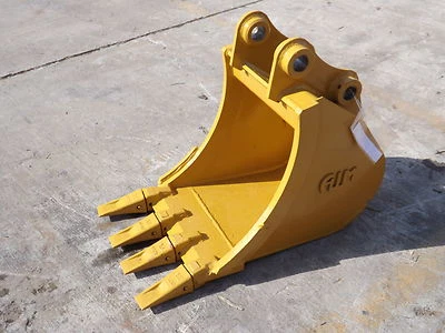 New 18" Excavator Bucket for a Hyundai R35 with Coupler Pins - Image 1 of 4