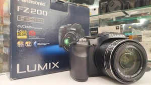 Panasonic Lumix DMC-FZ200 - Picture 1 of 8