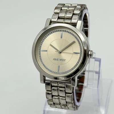 Relógio feminino NINE WEST 9W tom prata 38mm pulseira de quartzo clássico, novo com etiquetas/1643 - Imagem 1 de 4