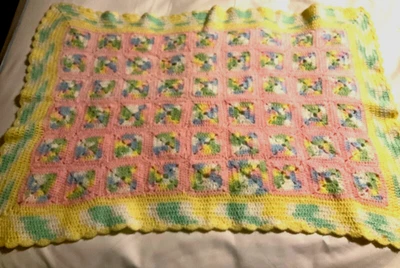 Manta bebé ganchillo hecha a mano varios colores 22" x 32" suave Foto 1 de 2