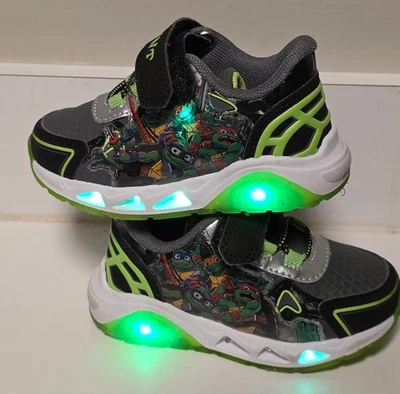 Sapatos Teenage Mutant Ninja Turtles Light Up tamanho 7 criança TMNT - Imagem 1 de 4