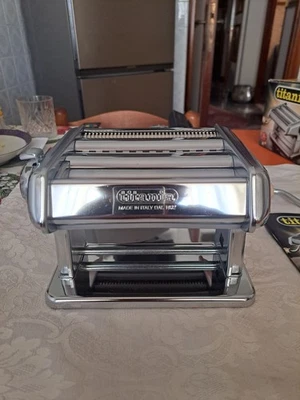 Macchina per la pasta Imperia modello Titania, colore argento mai utilizzata - Immagine 1 di 4