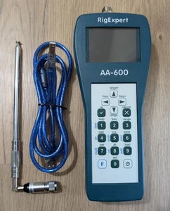 Analyseur d'antenne RigExpert AA-600 0,1-600 MHz - Bleu - Photo 1/3