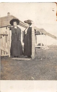 Postal J55/Rising City Nebraska RPPC c1910 hogar bien vestida mujer 110 - Imagen 1 de 4