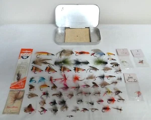 LOT OF 69 FLY FISHING LURES + CASE - Picture 1 of 3