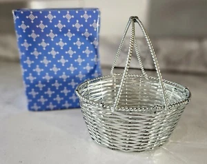 Vintage versilberter geflochtener kleiner Geschenkkorb - Schmuckstück - Süßigkeitenschale - Ostern - Bild 1 von 6