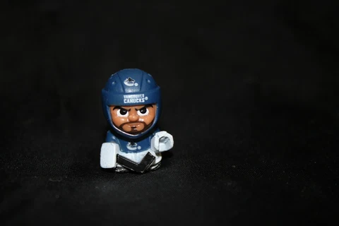 Collectible NHL TEENYMATES Series 8 Figure - VANCOUVER CANUCKS - NEW! Loose Cover