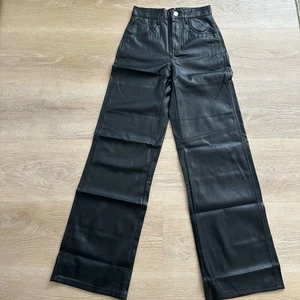 NWT Bershka Wide Faux Leather Wasted Pants Women XS Night Out Leather Pants - Picture 1 of 11