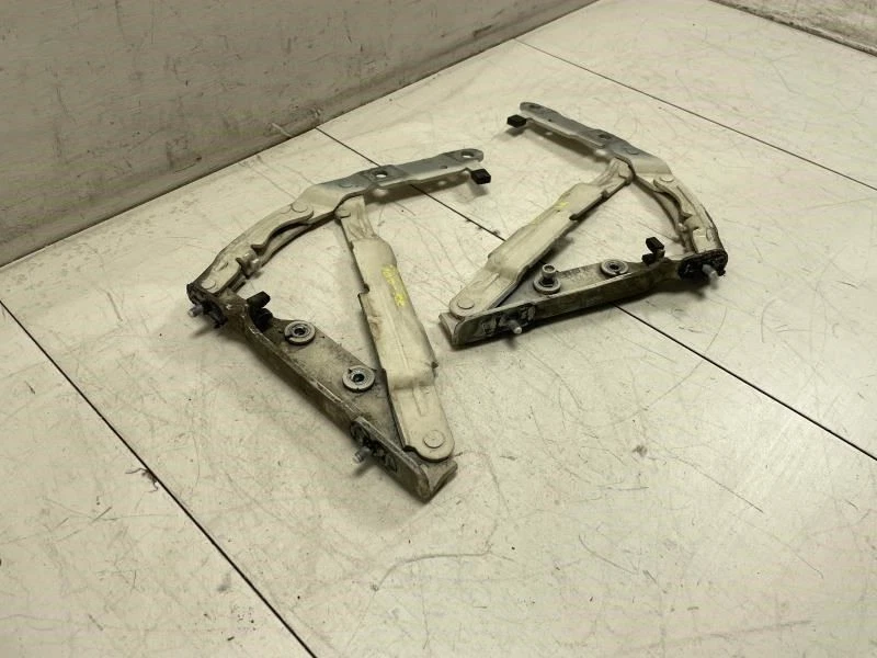 BISAGRA TAPA MALETERO TRASERO IZQUIERDO Y DERECHO VOLKSWAGEN BEETLE 2010 FÁBRICA Foto 1 de 4