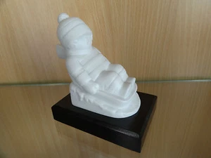 Schlittenfahrer auf Sockel  weiß Schwarzburger Werkstätten - Picture 1 of 2