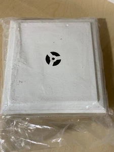 Severe Weather Standard Mount to mount light fixtures and receptacles White - Picture 1 of 3