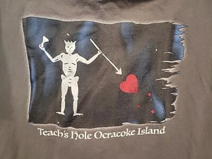 Teachs Hole Ocracoke Island NC Medium YOUTH Grey Logo Tshirt PIRATE FLAG - Picture 1 of 4
