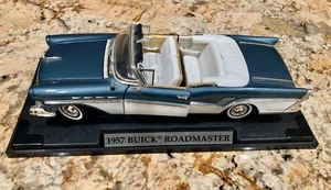 Motormax 1957 Buick Roadmaster Convertible Maßstab 1:18 Diecast Modell blau/weiß - Bild 1 von 6