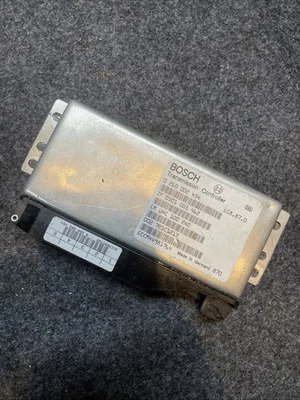 1999 2000 2001 2002 Land Rover Discovery 2 Transmission ECU UHC100240 - Image 1 of 3