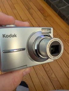 Kodak EasyShare C913 9.2MP Digital Camera Silver – Tested & Working - Picture 1 of 10