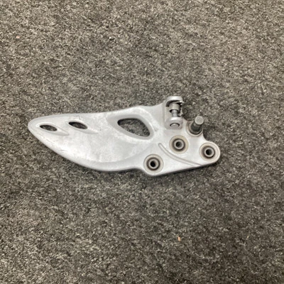 Montaje de clavija delantera izquierda Suzuki Hayabusa, Gen 2, de fábrica, 2008-2020 Foto 1 de 4