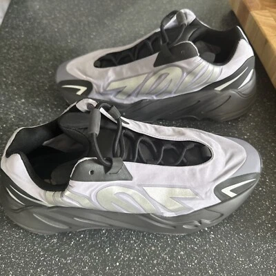 Talla 8.5 - Adidas Yeezy Boost 700 MNVN Geode Foto 1 de 4