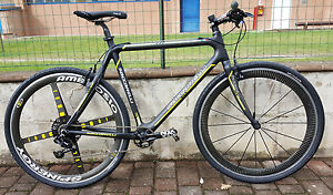 Bike Hybrid Carbon Saccarelli Sram NX 11 Carbon Hybrid Bike Ambrosio Spinergy