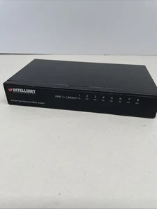 Intellinet Model 523318 8-port 10/100 Switch - Picture 1 of 8