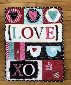 Quilt Wall hanging Love Handmade Machine Stitched Red Black Pink Teal 18x23 - Picture 1 of 8