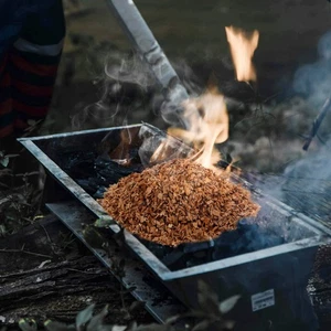 Apfelholzchips Grill Holzstücke Zubehör Zum Räuchern Von Fleisch - Bild 1 von 12