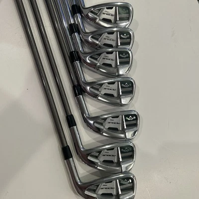 Juego de hierros Callaway Rogue Pro 4-9, pw 7 palos parte grafito parte ejes de acero Foto 1 de 4