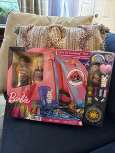 Barbie It Takes Two Campingzelt Spielset mit 2 Puppen und 20 Zubehörteilen Neu - Bild 1 von 6