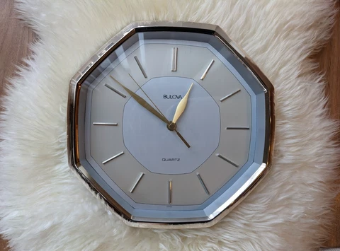 Vintage BULOVA Wall Clock Quartz Battery Retro MCM 70s 80s C4660 octagon Cover
