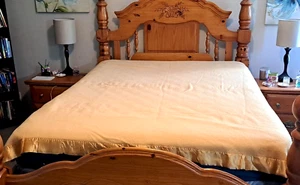 Vintage GOLD PENDLETON Blanket 82 x 75" 100% Pure Virgin Wool Gold Silk Trim - Picture 1 of 12