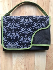 Almohadilla para cambiar pañales JJ Cole Collections plegable a bolso unisex gris verde - Imagen 1 de 10