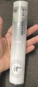 NEW it Cosmetics Heavenly Skin Skin-Smoothing Complexion Brush # 704 Retails $49 - Picture 1 of 5