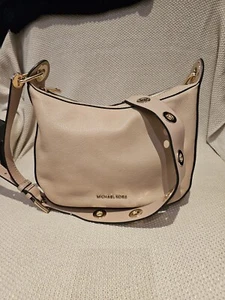 Michael Kors crossbody bag,worn once - Picture 1 of 17
