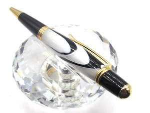 GORGEOUS HIGH QUALITY HANDMADE WHITE/BLACK TWIST BALL POINT PEN - Picture 1 of 4