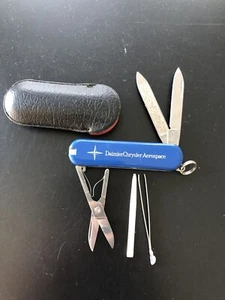 VICTORINOX "CLASSIC" MINI - Navaja suiza - 5 funciones - Estuche de cuero - Imagen 1 de 5