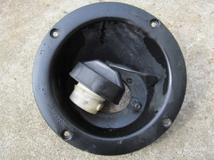 1997-98-99-2000-01-02-03-04-05-06 Jeep Wrangle TJ Fuel Gas Cap and Bezel - Bild 1 von 1