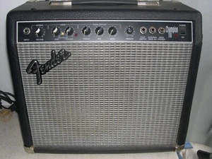 FENDER CHAMPION 110 2-CHANNEL 25-WATT 1X10" SOLID STATE GUITAR COMBO GUITAR AMP - Picture 1 of 5