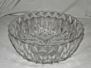 Diamond Cut Pattern Clear Crystal Glass 8.5" Serving Bowl - Picture 1 of 5