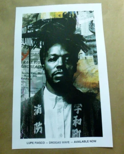 PÓSTER ENMARCADO Lupe Fiasco Álbum Drogas Wave Impresión Promocional RARO Gira en Vivo - Imagen 1 de 6