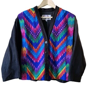 Chaqueta Bordada Guatemalteca Comercio Justo Colores del Pueblo Talla Pequeña Multicolor - Imagen 1 de 7