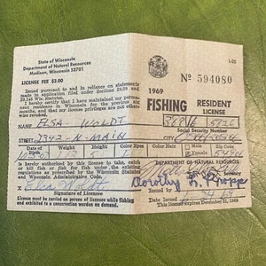 69 Dorothy Elsa License Vintage Wisconsin Fishing Oshkosh DNR 3.00$ - Picture 1 of 4