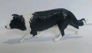 Breyer Tier 2000 #1518 schwarz-weißer Border Collie Hund im Ruhestand - Bild 1 von 4