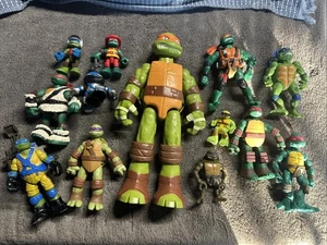 Lot Of 12 Teenage Mutant Ninja Turtles Loose Action Figures TMNT - Picture 1 of 7