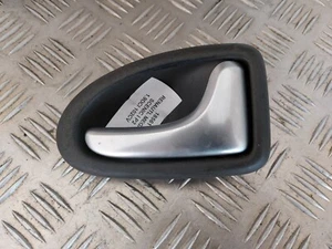 Poignée Avant Droit - RENAULT SCENIC I (1) PHASE II (2) - De 08-1999 à 06-2003 - Picture 1 of 4