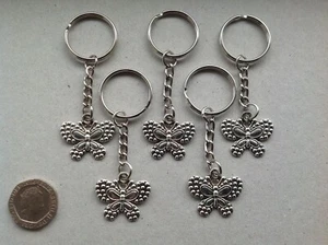 Set of 5/10 butterfly keyrings, party bag fillers, favours. - Picture 1 of 4